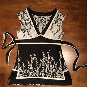 women’s MAJORA black and white shirt /w tie..S/P